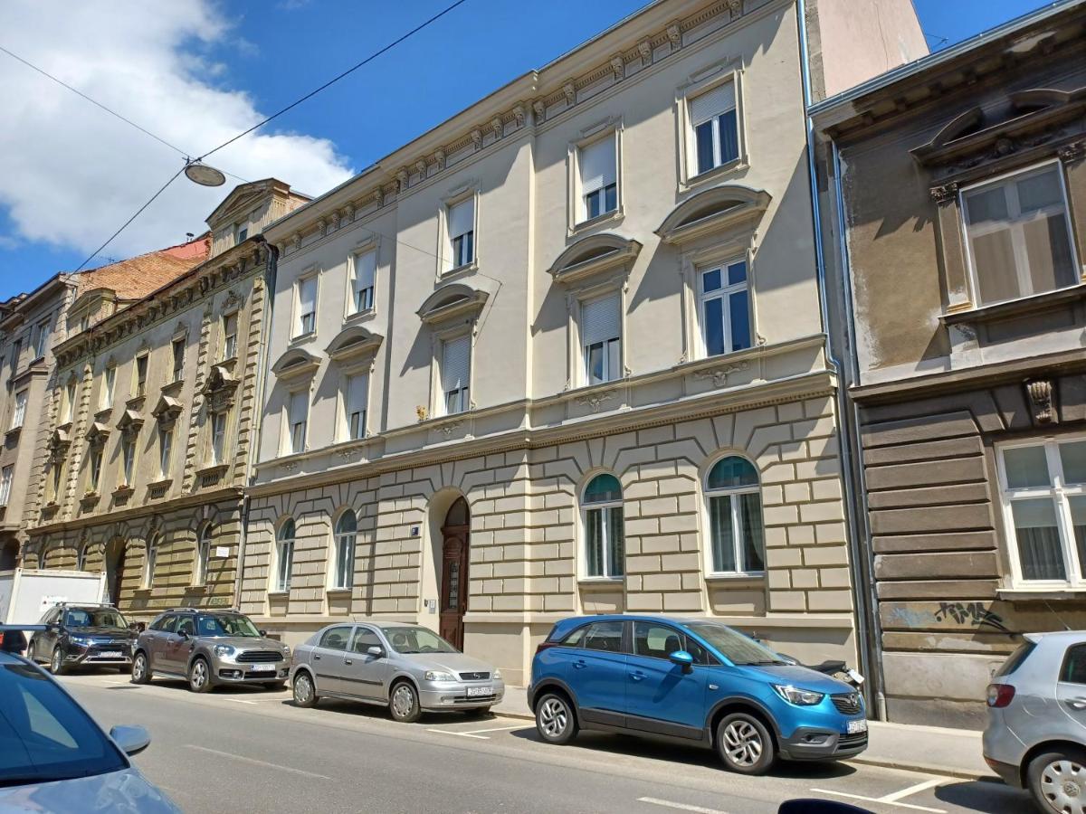 Apartment Calliope Zagabria Esterno foto
